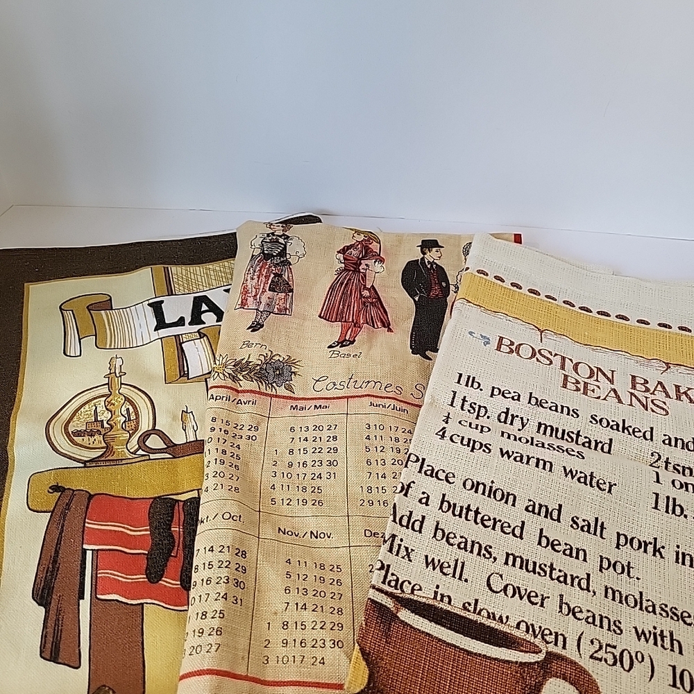 Vintage Kitchen Towel Set with Recipes/Calender